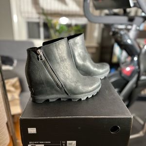 Sorel Joan of Arctic Wedge II Zip- black, new!